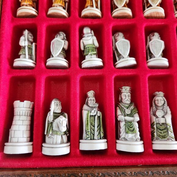 VTG Nigri Medieval Chess Set w Board Piece Storage Box Italian Barbarossa Italy - Picture 5 of 10